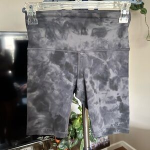 NWOT lululemon athletica Women's diamond dye bike shorts 8 inch inseam